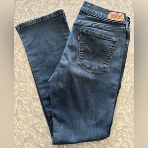 Levi’s 505 Straight Leg Jeans Sz 6 (28” Waist # 32” Length)